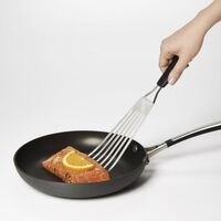 340mm Fish Turner OXO