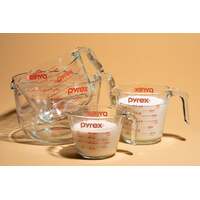 2 Ltr Measuring Jug Pyrex